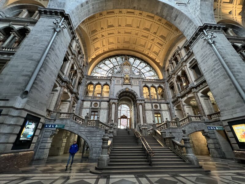 File:Antwerpen Centraal - jarley.jpg