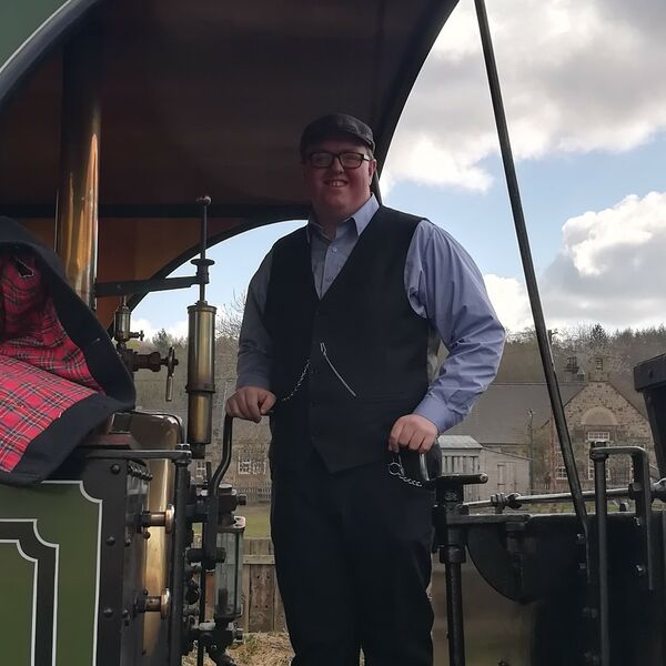 File:Charlie on Lewin.jpg