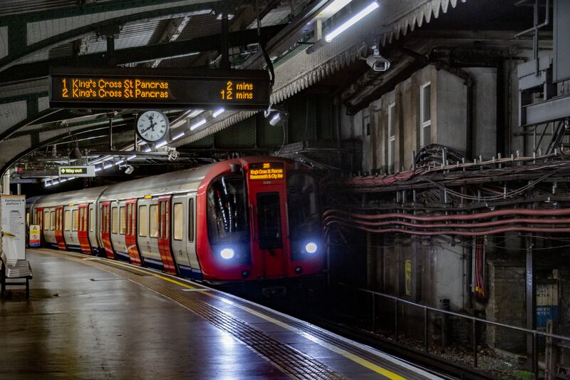File:S stock Edgware Road.jpg